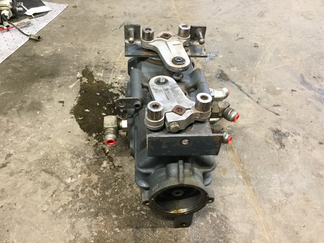 6677647 | Bobcat T190 Hydraulic Pump for Sale