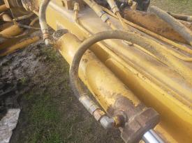 Champion 730A Left/Driver Hydraulic Cylinder - Used | P/N 17027