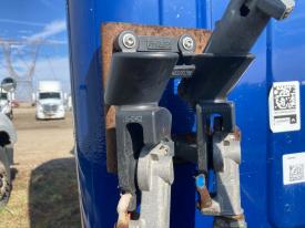 Freightliner CASCADIA Cab, Misc. Parts Phillips Gladhand Bracket And Plug | P/N 15042