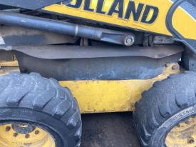New Holland L185 Right/Passenger Fender - Used | P/N 87440215