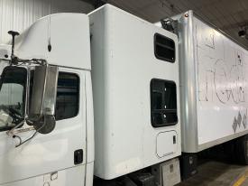 Freightliner FL70 White For Parts Sleeper - For Parts