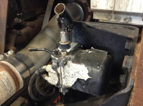 1990 Volvo WHS Right Cab Jack