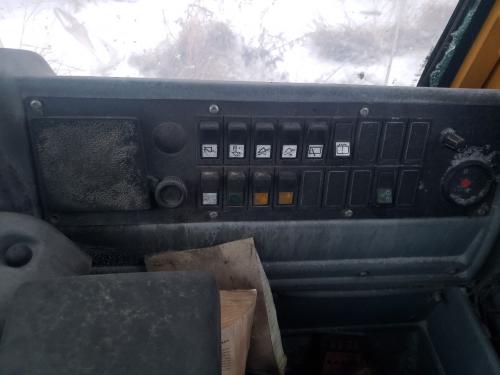 2005 Volvo L220E Right Electrical, Misc. Parts