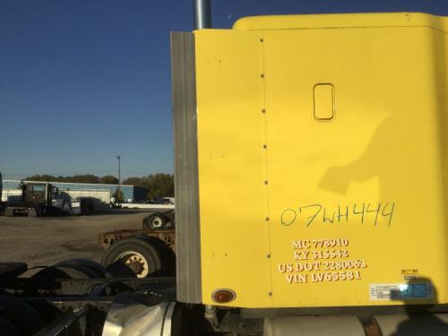 Freightliner COLUMBIA 120 Yellow Right Lower Fairing/Cab Extender