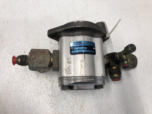 2001 Bobcat 7753 Hydraulic Pump: P/N 6650678