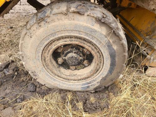 1995 Tennant 830 Right Tire And Rim