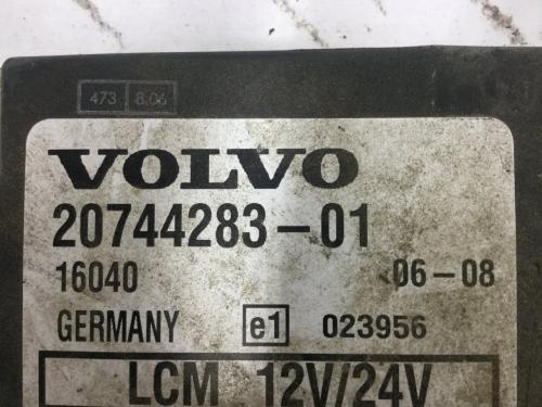 2007 Volvo VNL Light Control Module | P/N 20744283-01 | Volvo Lcm W/ 4 Plugs