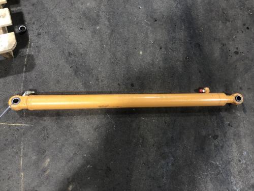 2002 Case 420CT SERIES 3 Right Hydraulic Cylinder: P/N 87705799