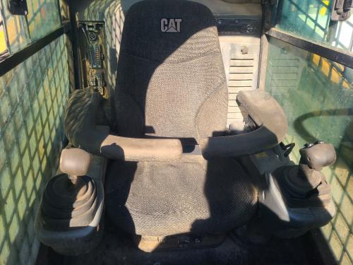 2015 Cat 236D Seat: P/N 476-1132