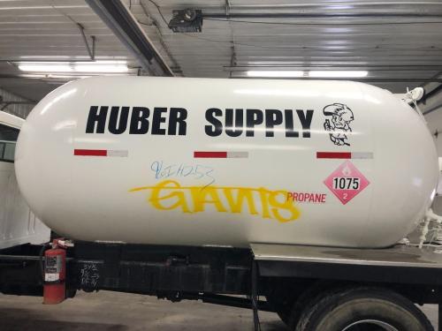 Tanker: 2600 Gallon Propane Tanker, Pumps And Controls, Meter, 17'x80"