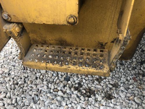 1997 Cat 938G Right Step