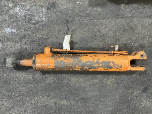 1983 John Deere 670A Right Hydraulic Cylinder: P/N AT43449