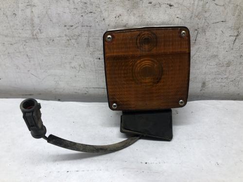 2011 Ford F750 Left Parking Lamp: P/N 9150