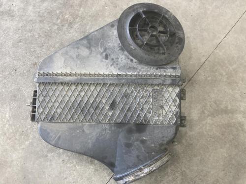 2009 Freightliner CASCADIA --inch Poly Donaldson Air Cleaner