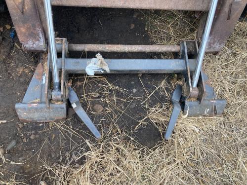 2008 New Holland L185 Quick Coupler: P/N 86601599