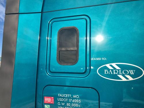 2019 Freightliner CASCADIA Right Window