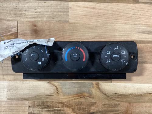 2017 Freightliner CASCADIA Heater & AC Temp Control: 3 Knobs, 3 Buttons