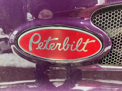 2010 Peterbilt 387 Emblem