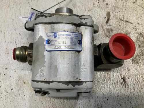 1996 Bobcat 751 Hydraulic Pump: P/N 6669385