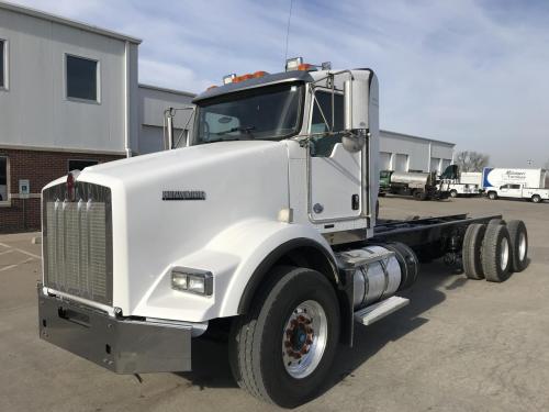 2012 Kenworth T800 Truck: Cab & Chassis, Tandem Axle