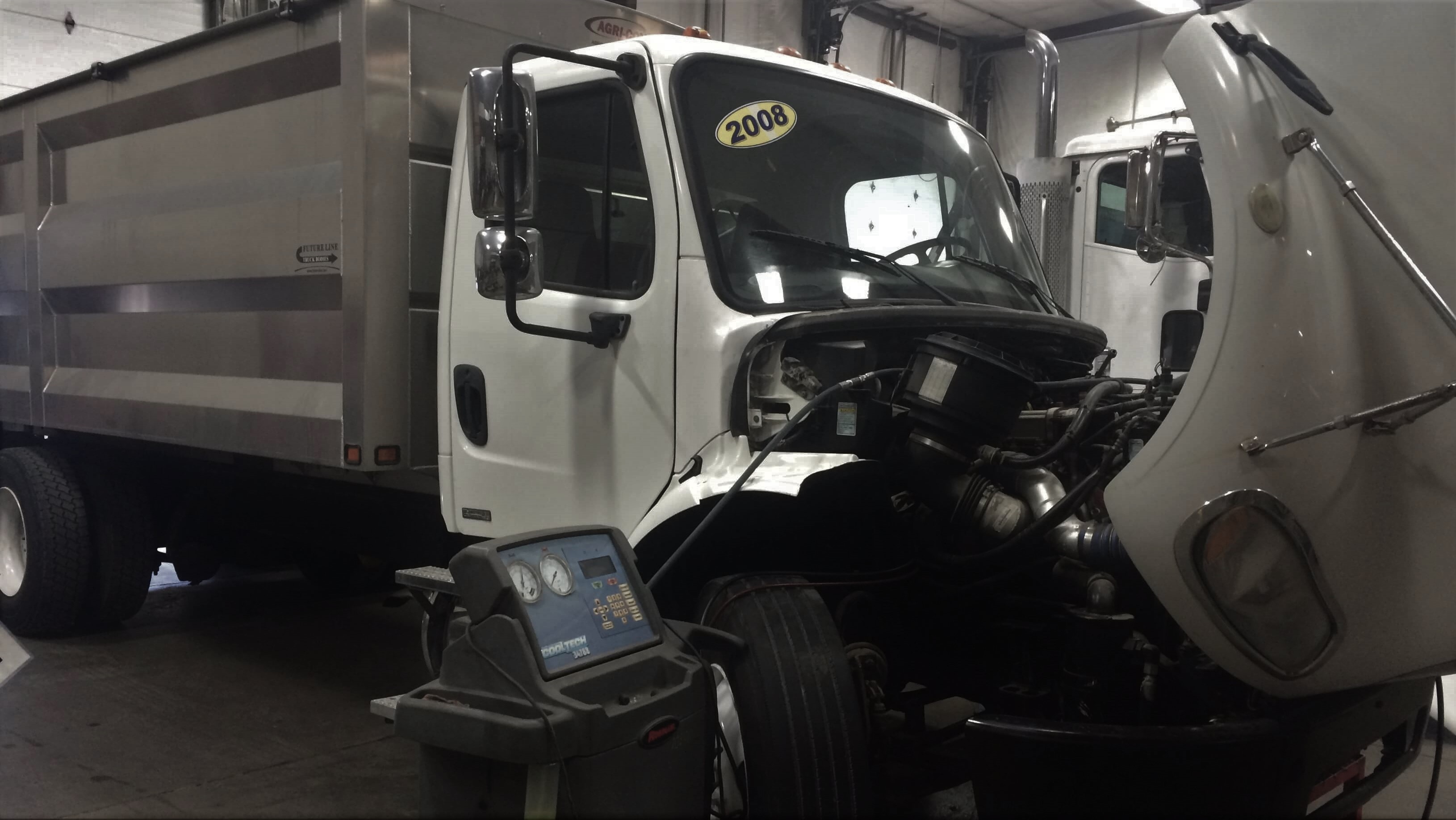 Heavy Duty Semi Truck service Air Conditioning